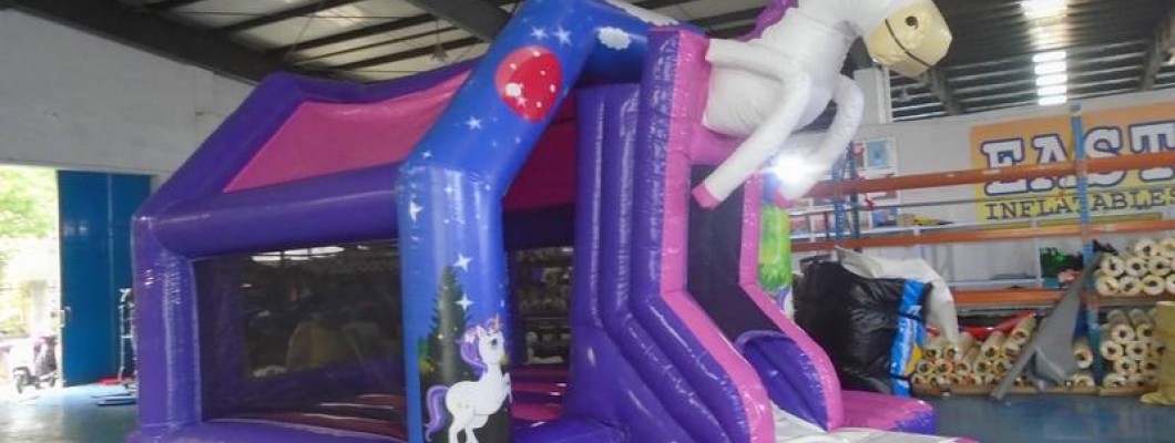 La diapositive du château gonflable est-elle juste un matériau en PVC ordinaire?